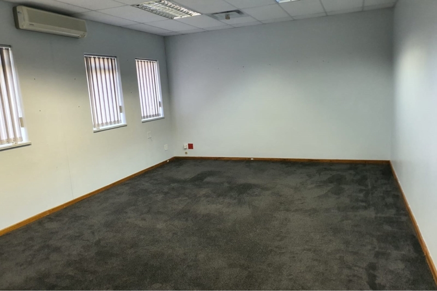 To Let commercial Property for Rent in Walmer Eastern Cape